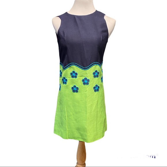 Vintage Dresses & Skirts - Vintage 60’s  Mod Shift Dress with Embroidered Flowers